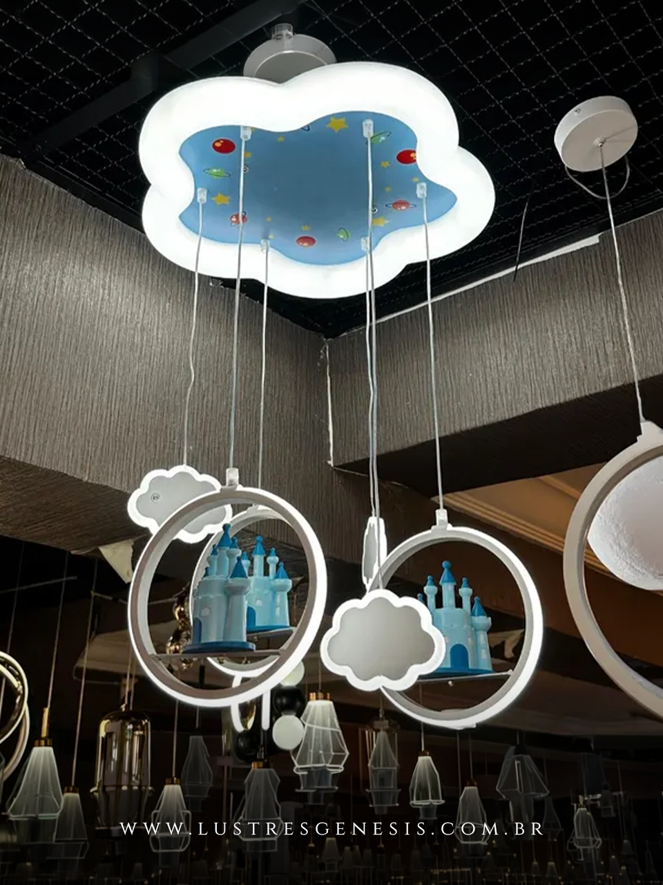 Lustre Pendente Decorativo Castelo Azul com Nuvem Branca LED Neutro Ø50cm para Quarto Infantil Quarto de Menina